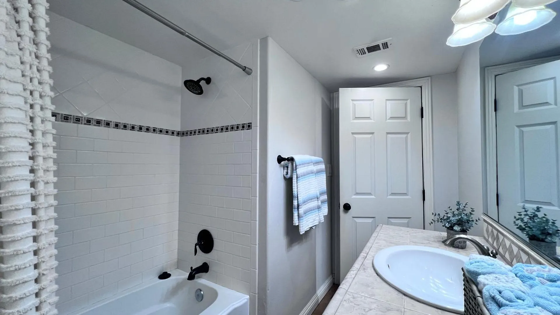 Lovely Anaheim Pool Home 1 Mile To Disney Сasa de vacaciones