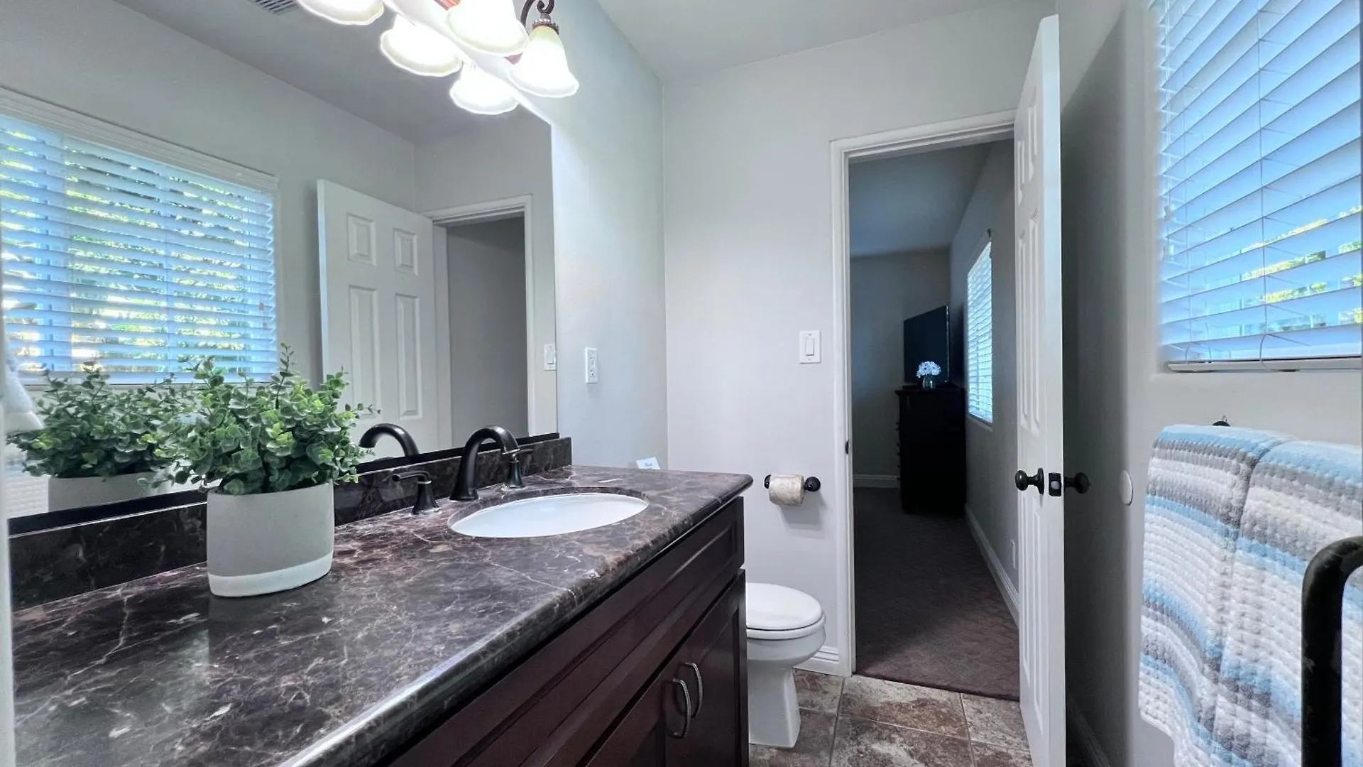 Lovely Anaheim Pool Home 1 Mile To Disney Сasa de vacaciones